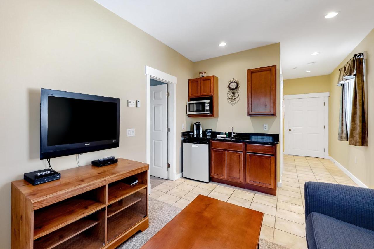Northeast Harbor The Colonels Suites מראה חיצוני תמונה